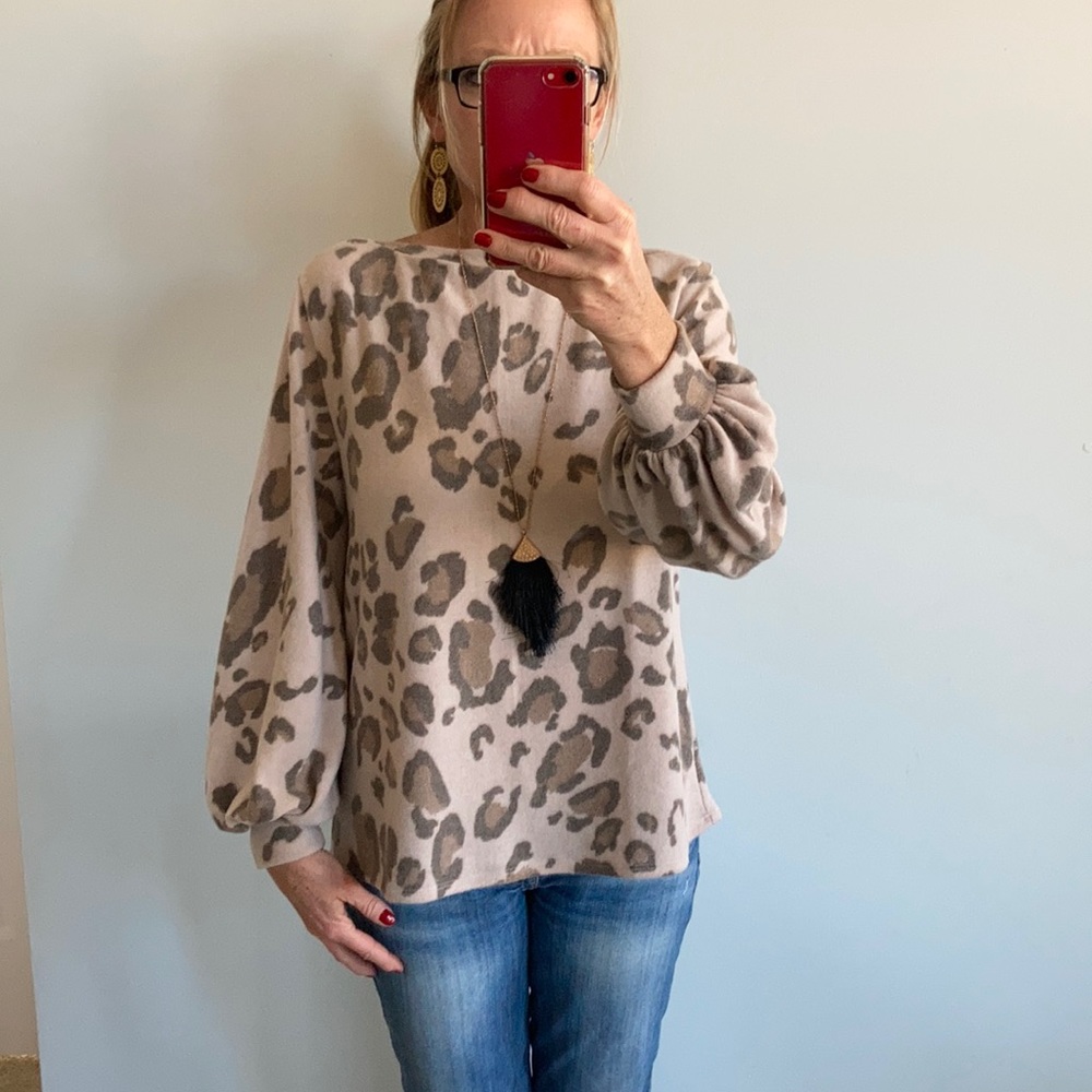 Leopard Print Brushed Hacci Top - Picture 5 of 9